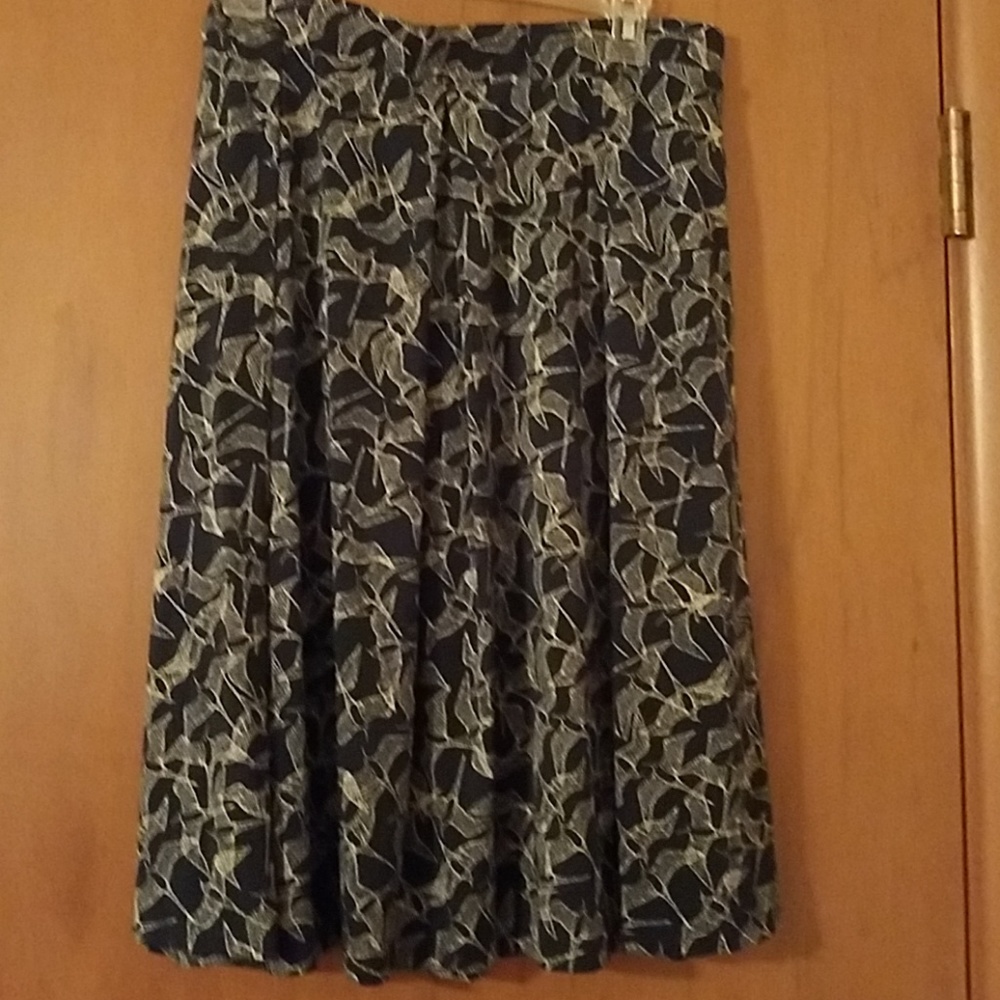 XL Madison pocketed skirt